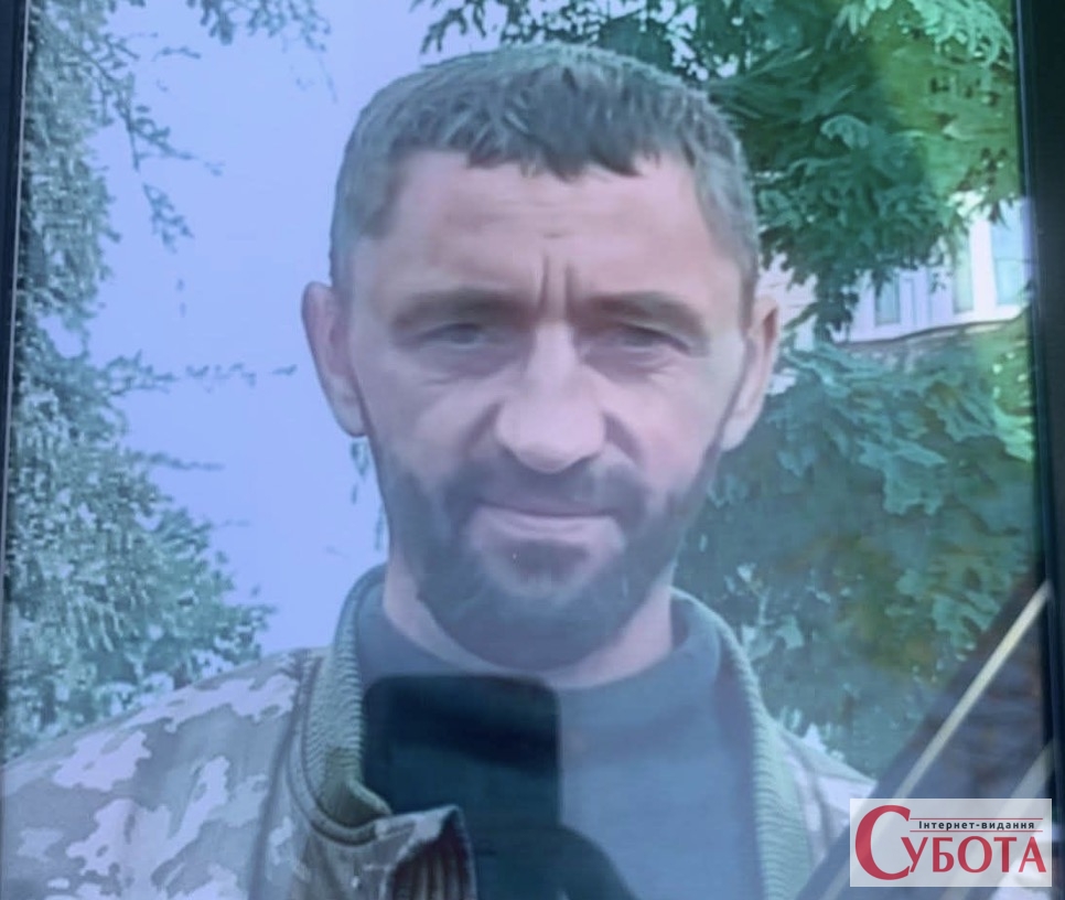 Радомишльська громада у скорботі: у шпиталі помер багатодітний воїн Андрій …