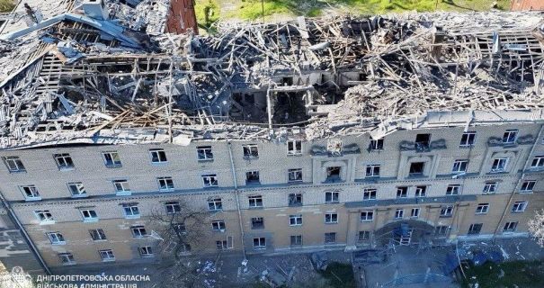 Ракетний удар по Дніпру: загинув студент, ще 11 людей постраждали