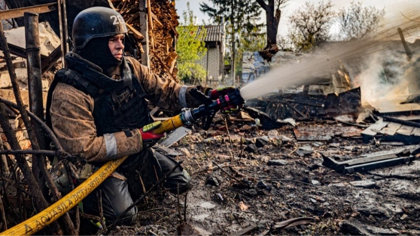 Ранковий удар по Харкову: перші фото та відео наслідків