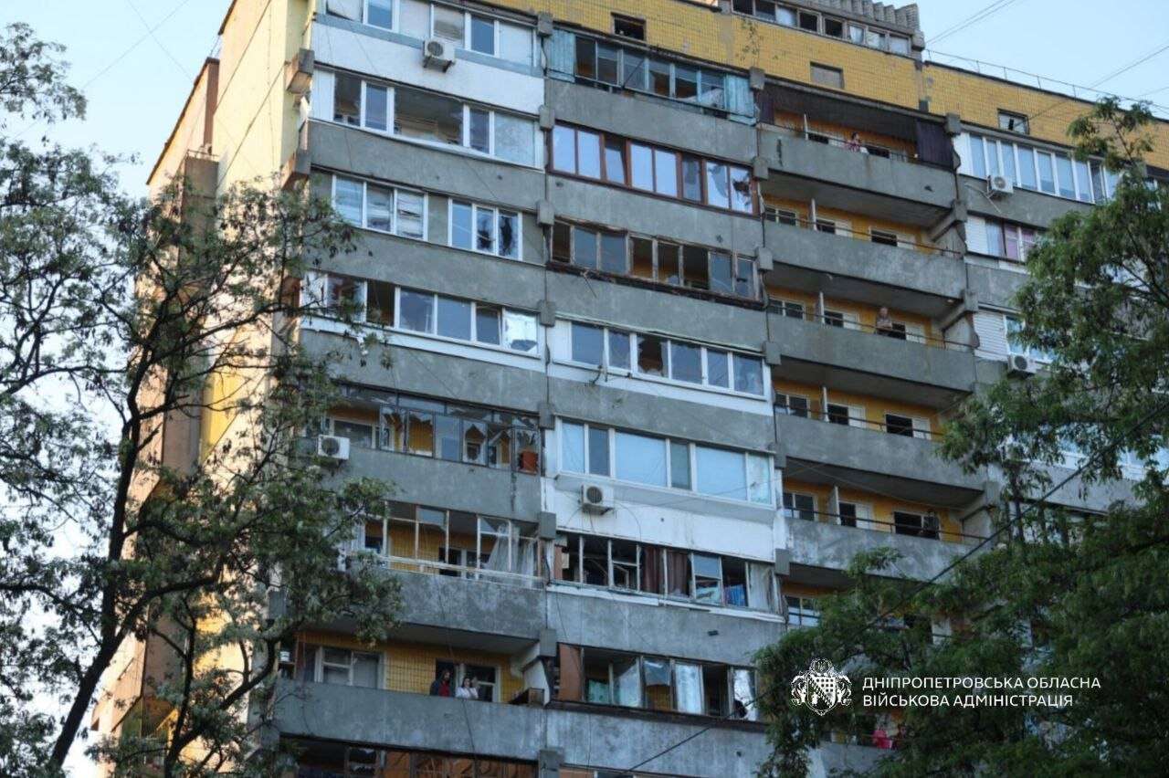 Ранкові вибухи в Дніпрі: що відомо про наслідки атаки