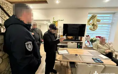 Ремонтував будинок тещі: на Рівненщині начальника штабу підозрюють у організації …