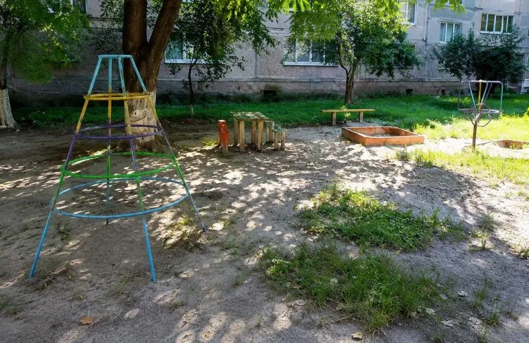 У Полтаві замовили ремонт 11 дитячих майданчиків на понад 1,3 …
