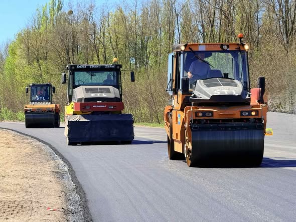 Ремонт об’їзної дороги Івано-Франківська: проводять укладання асфальту