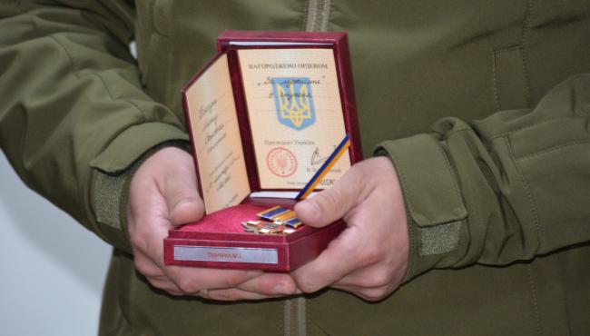 Родинам загиблих воїнів на Рівненщині передали державні нагороди