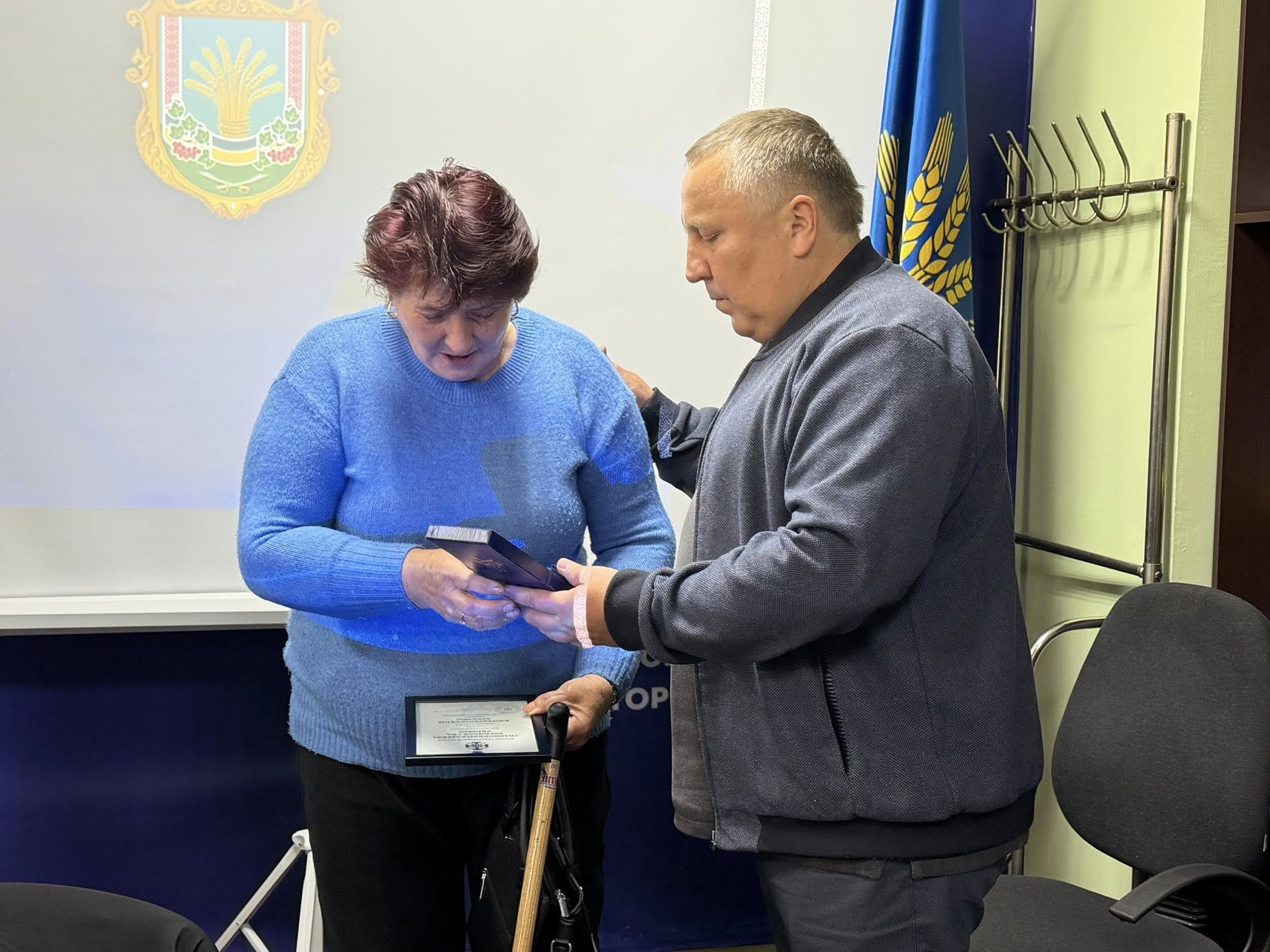 Родинам полеглих захисників з Уманщини вручили посмертні відзнаки «Комбатантський хрест»