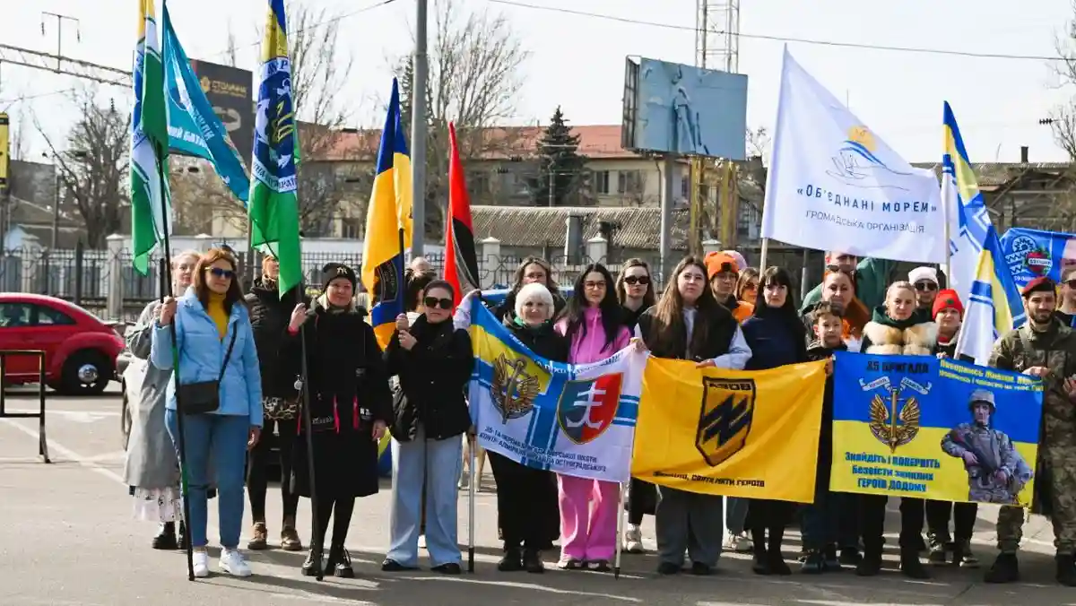 Родини полонених в Одесі влаштовують акції протесту: «Держава каже чекати, …