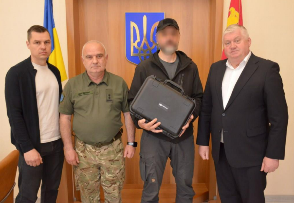 Розвiдникам передали з Кiровоградщини сучасний «мавiк»