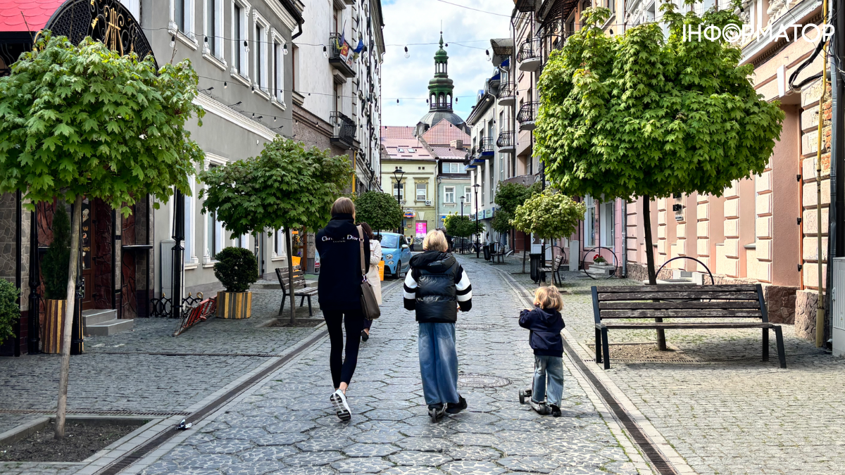 Розквітлий Франківськ: весняні світлини з міських вулиць