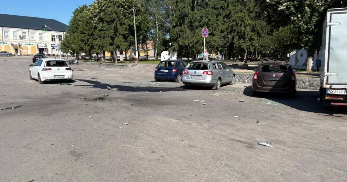 Російська армія багато разів тероризувала Богодухів за добу: поранені 17-ро …