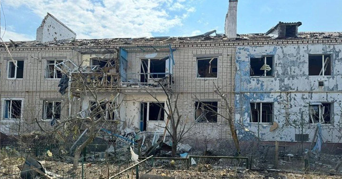 Російська армія з артилерії вдарила по лікарні у Білозерці, є …