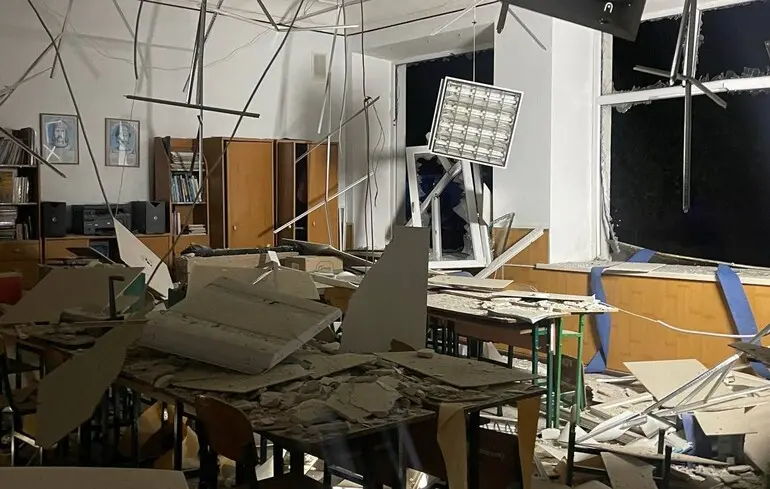 Російська атака на Одесу: дрони пошкодили дитсадок та житлові будинки, …