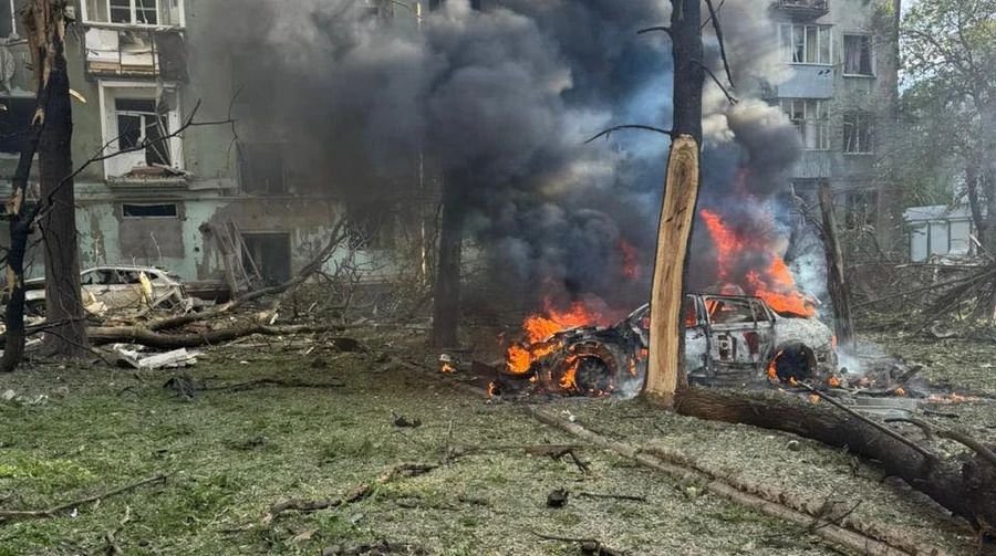 Російський авіаудар по центру Краматорська поранив щонайменше 12 людей