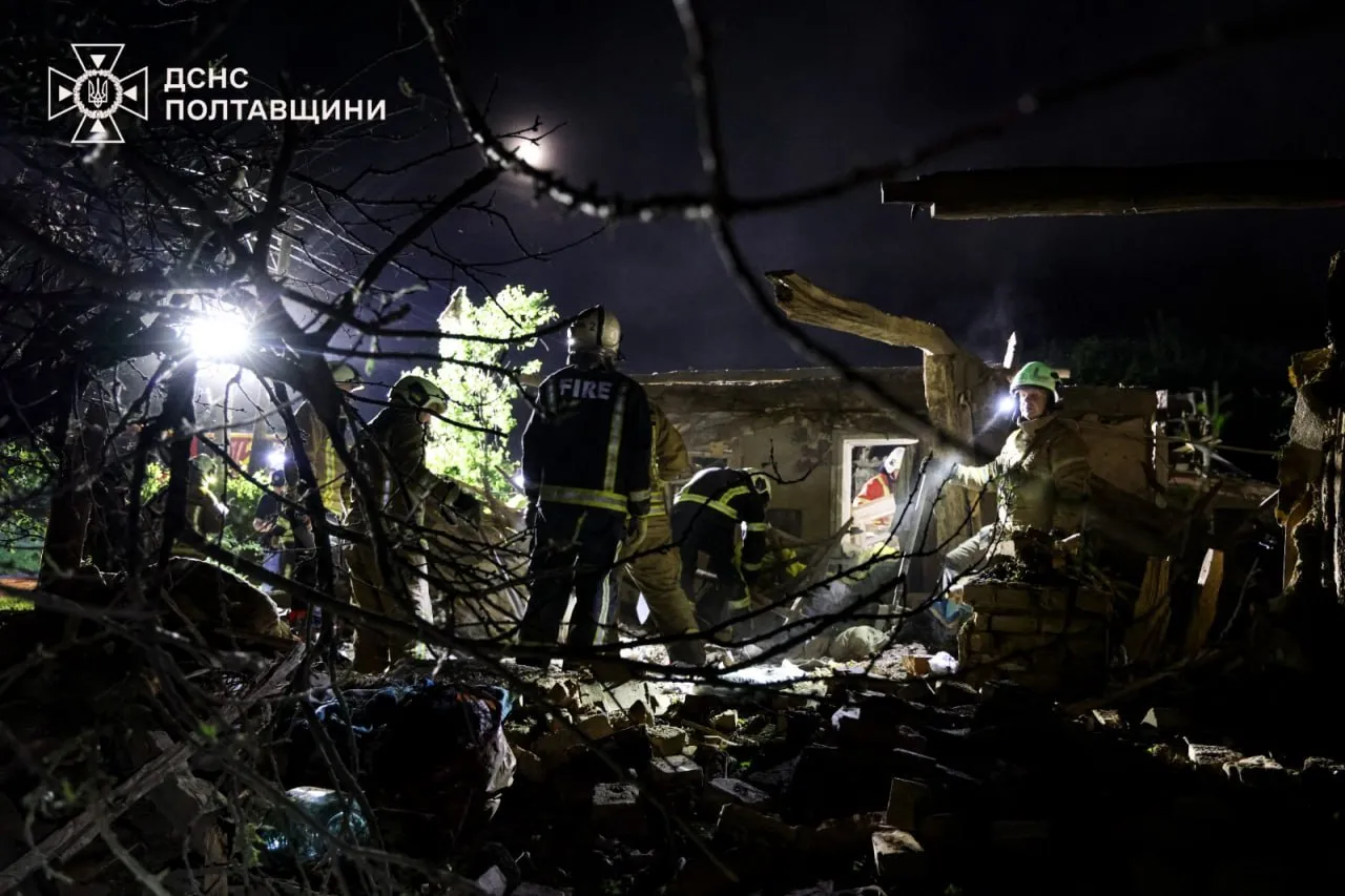 Російський безпілотник зруйнував будинок у Полтавській громаді, поранена жінка
