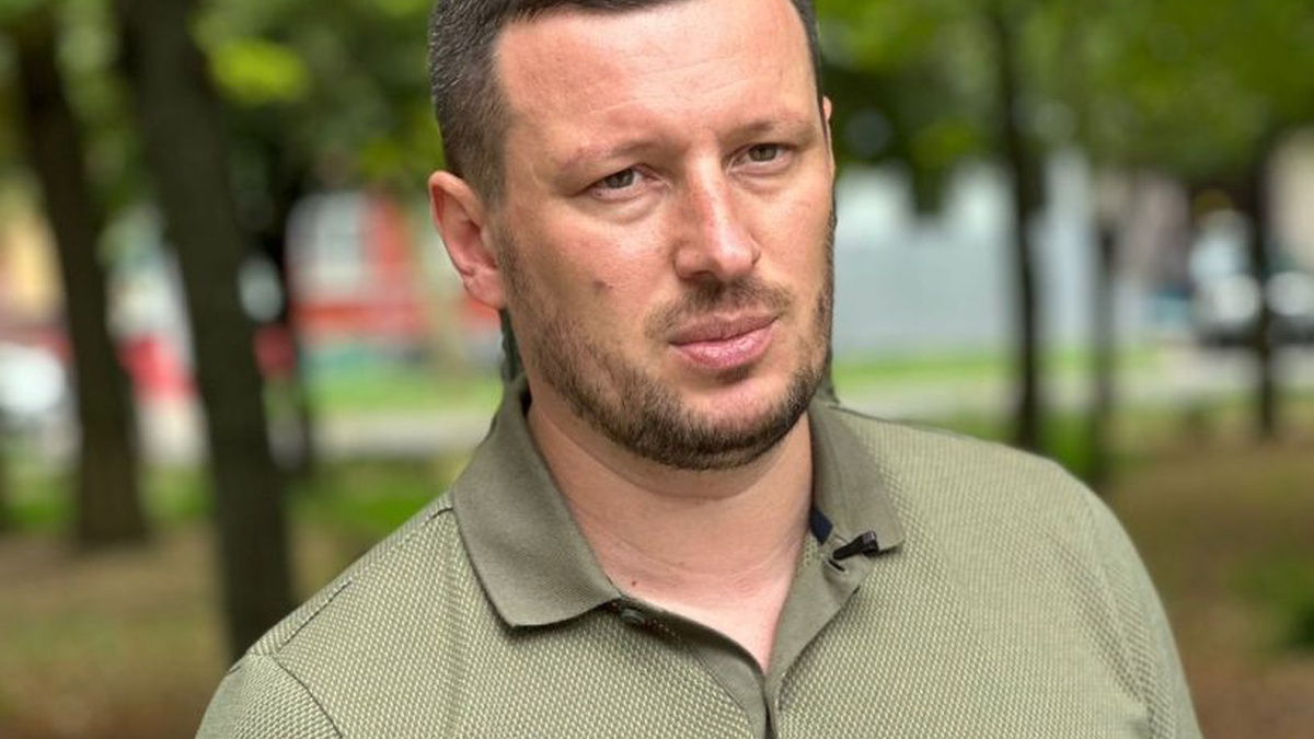 Російський дрон атакував цивільне авто в Херсоні, одна людина загинула, …