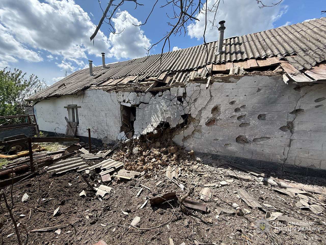 Російський дрон вдарив по території приватного будинку: загинув чоловік