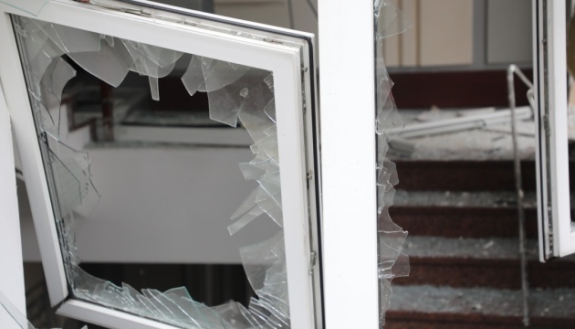 Російський дрон вдарив по центру Франківська, пошкоджений пологовий будинок