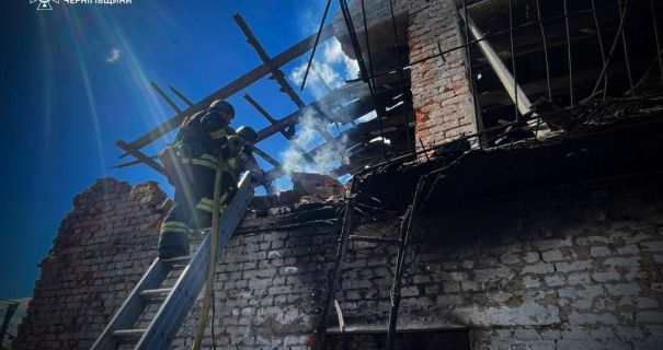 Російські дрони атакували ферму на Чернігівщині: є загибла та поранений