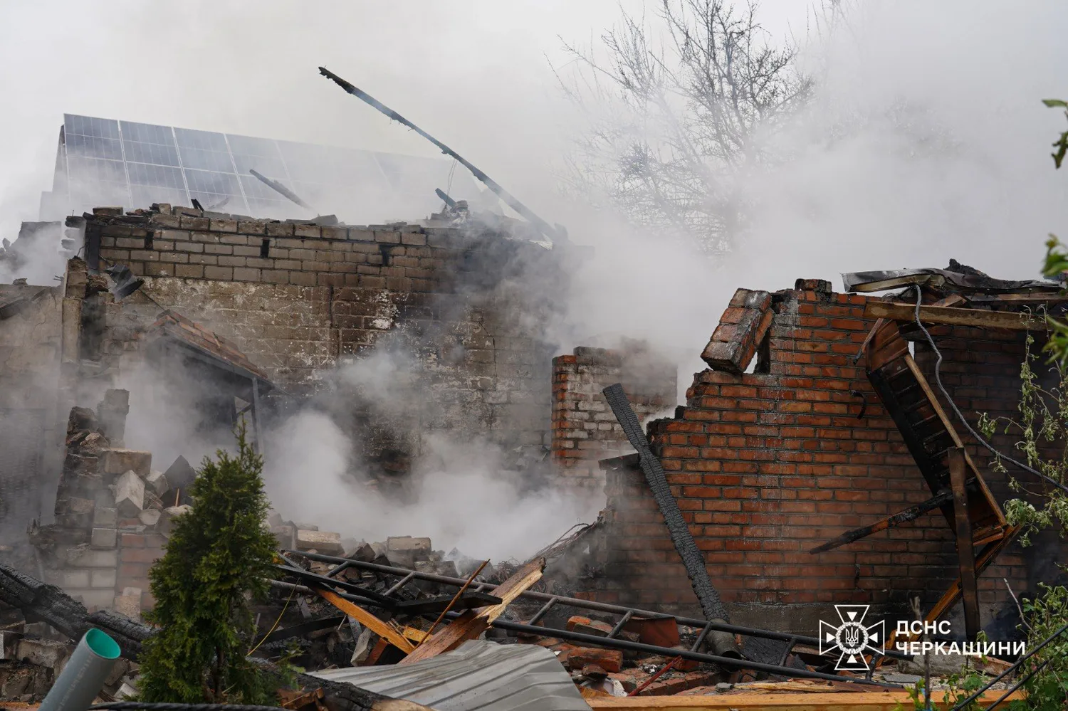 Російські дрони вдарили по Смілі, двоє поранених у тяжкому стані