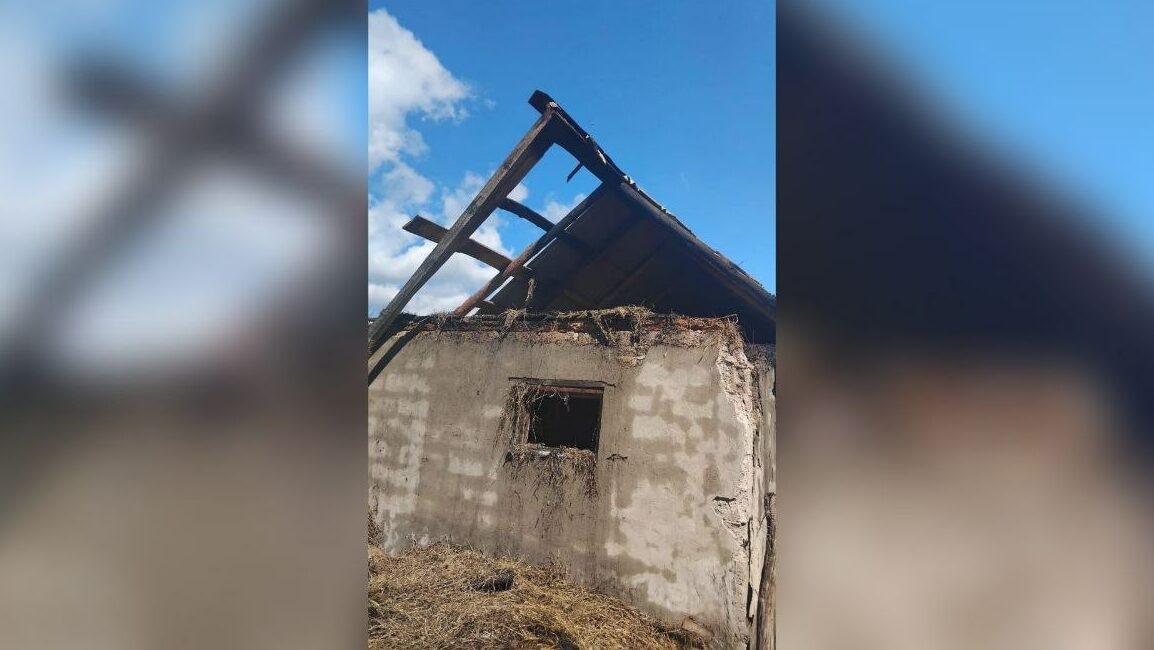 Росіяни атакували житловий будинок на прикордонні Чернігівщини БпЛА невстановленого типу