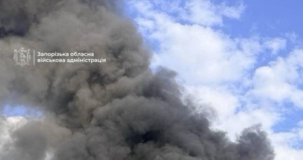 Росіяни атакували промисловий об’єкт у Запоріжжі, поранені двоє людей