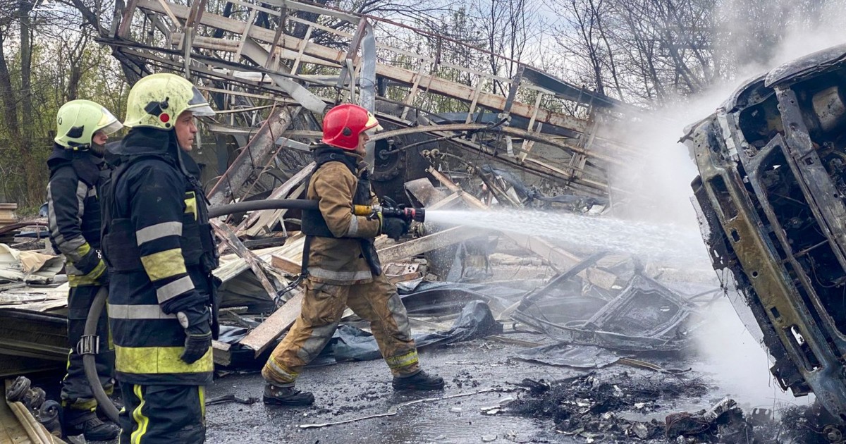 Росіяни атакували п’ять АЗС на Харківщині: є поранені та руйнування