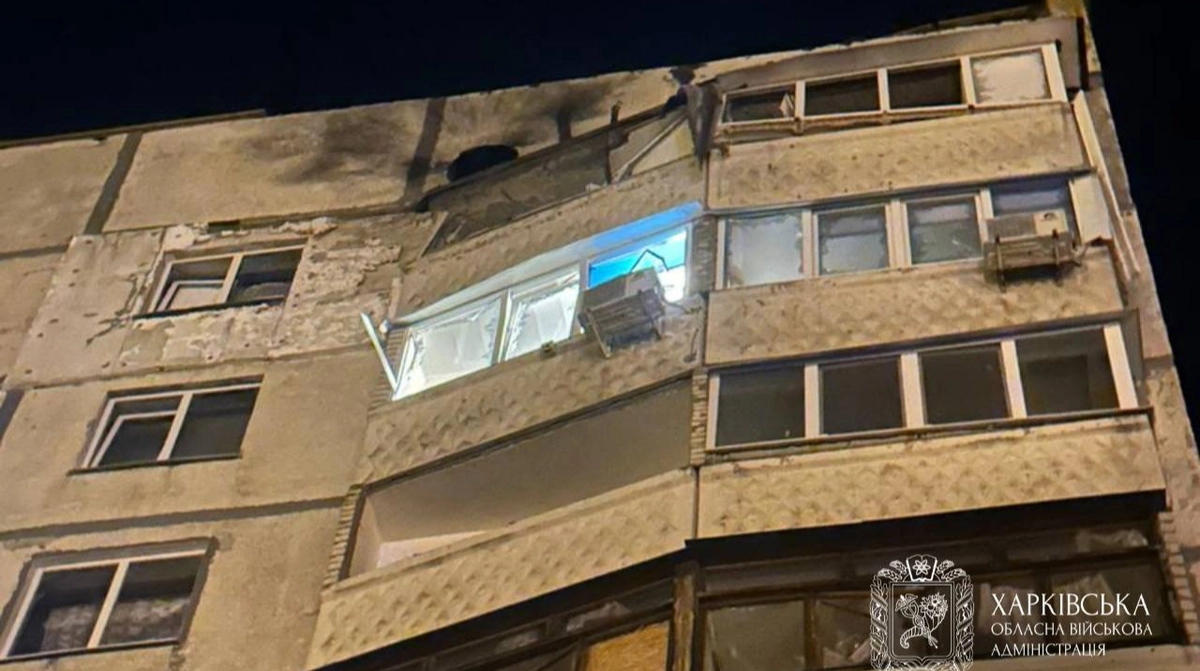 Росіяни атакували 9-поверхівку в Харкові, є постраждалі