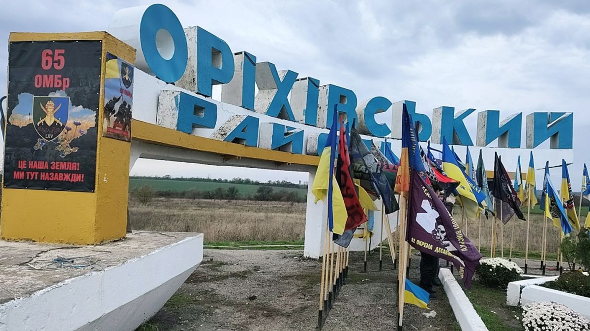 Росіяни вгатили по Оріхівській стелі, яка є символом Запорізької області