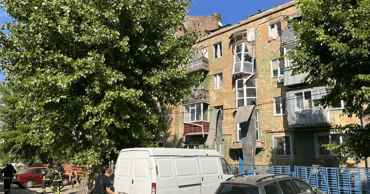 Росіяни вгатили по багатоповерхівках Дніпра: є поранені (ФОТО)