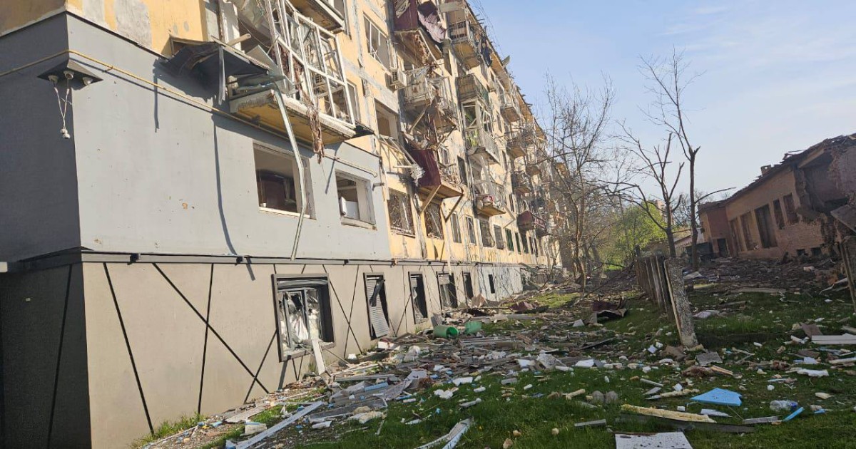 Росіяни вдарили ФАБами по центру Краматорська: 5 загиблих і поранені