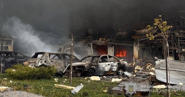 Росіяни вдарили по СТО у Запоріжжі, є загиблі та травмовані