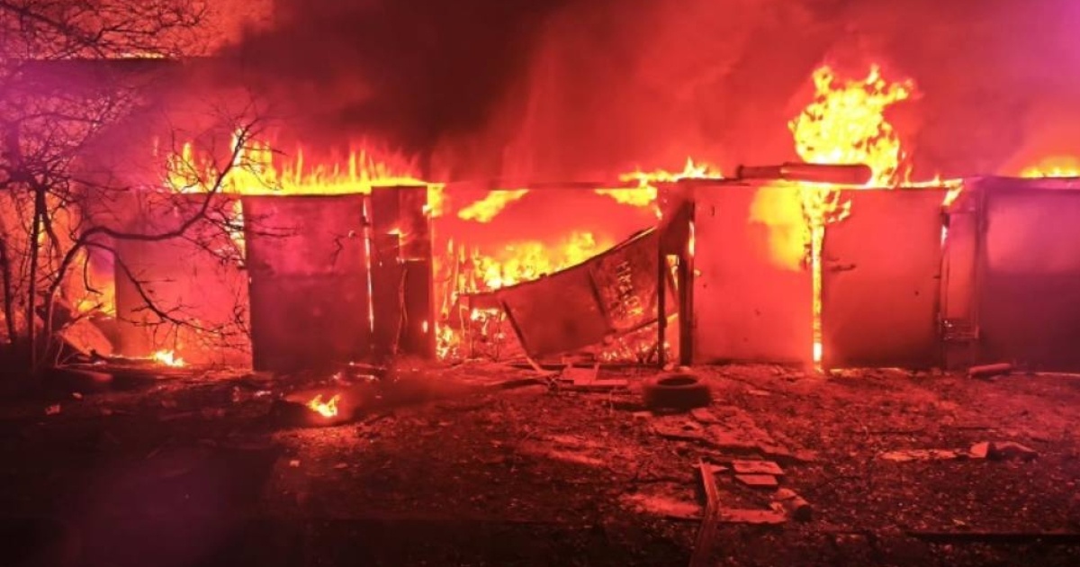 Росіяни вдарили по Україні балістикою та 206 дронами. В Одесі …