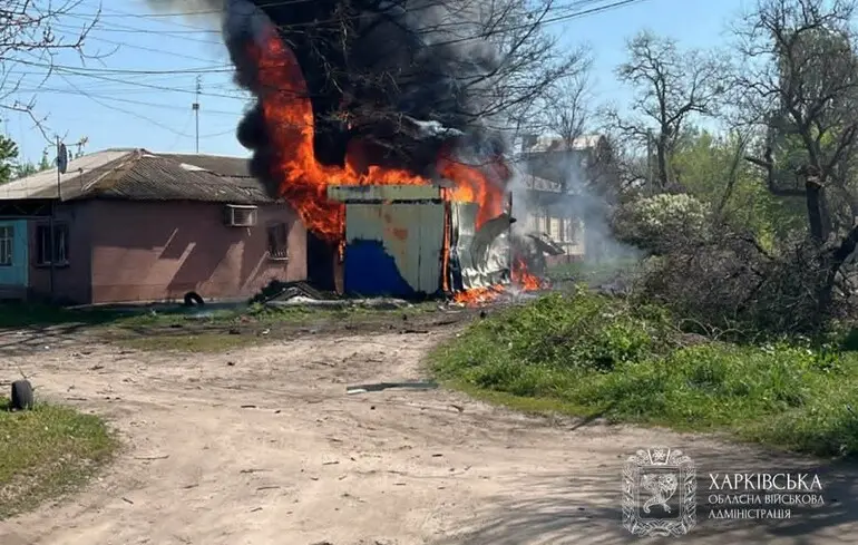 Росіяни вдарили по Харкову: п'ятеро постраждалих, спалахнув кіоск, пошкоджено будинки