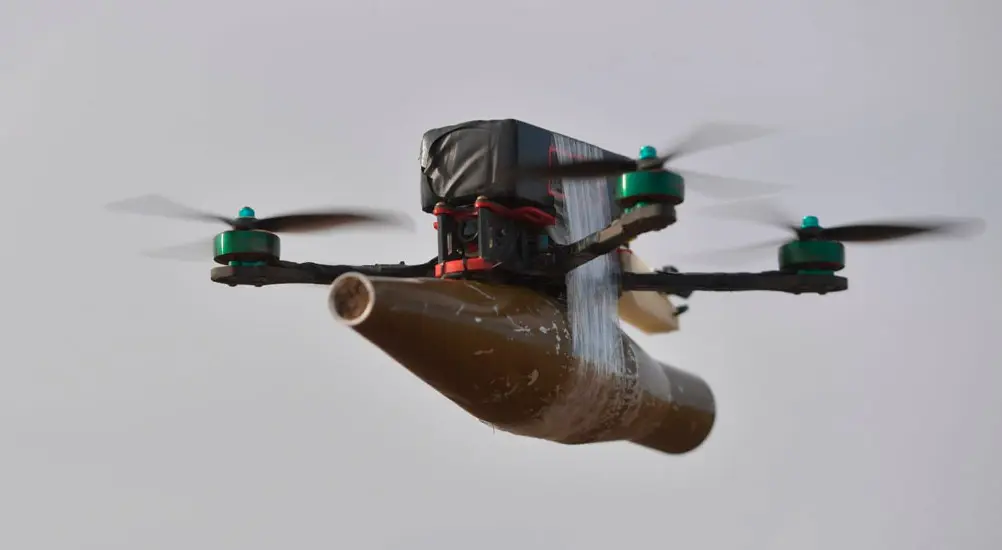 Полювання на цивільних: на Миколаївщині FPV-дрон росіян влучив у авто …