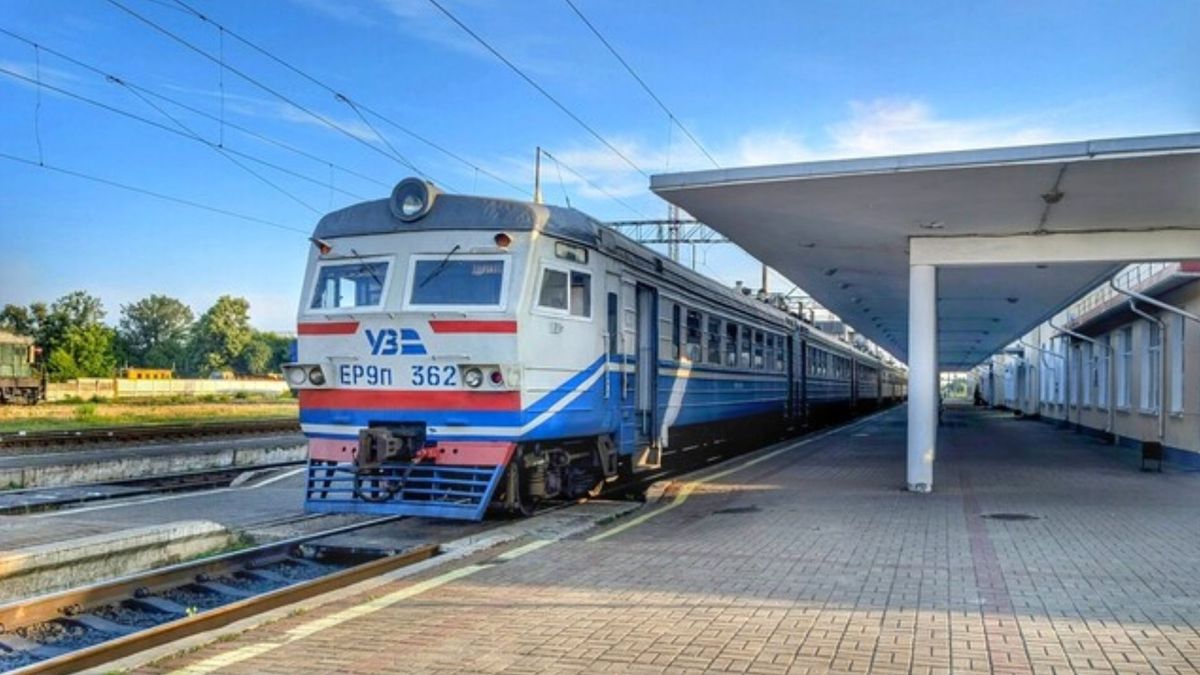 Росіяни вдарили по пасажирському потягу на Миколаївщині