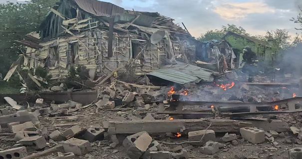 Росіяни вдарили по приватному сектору Дружківки: є жертви, пошкоджено 13 …