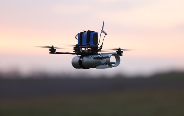 Росіяни вдарили fpv-дроном по житловому будинку у Запорізькому районі, є …