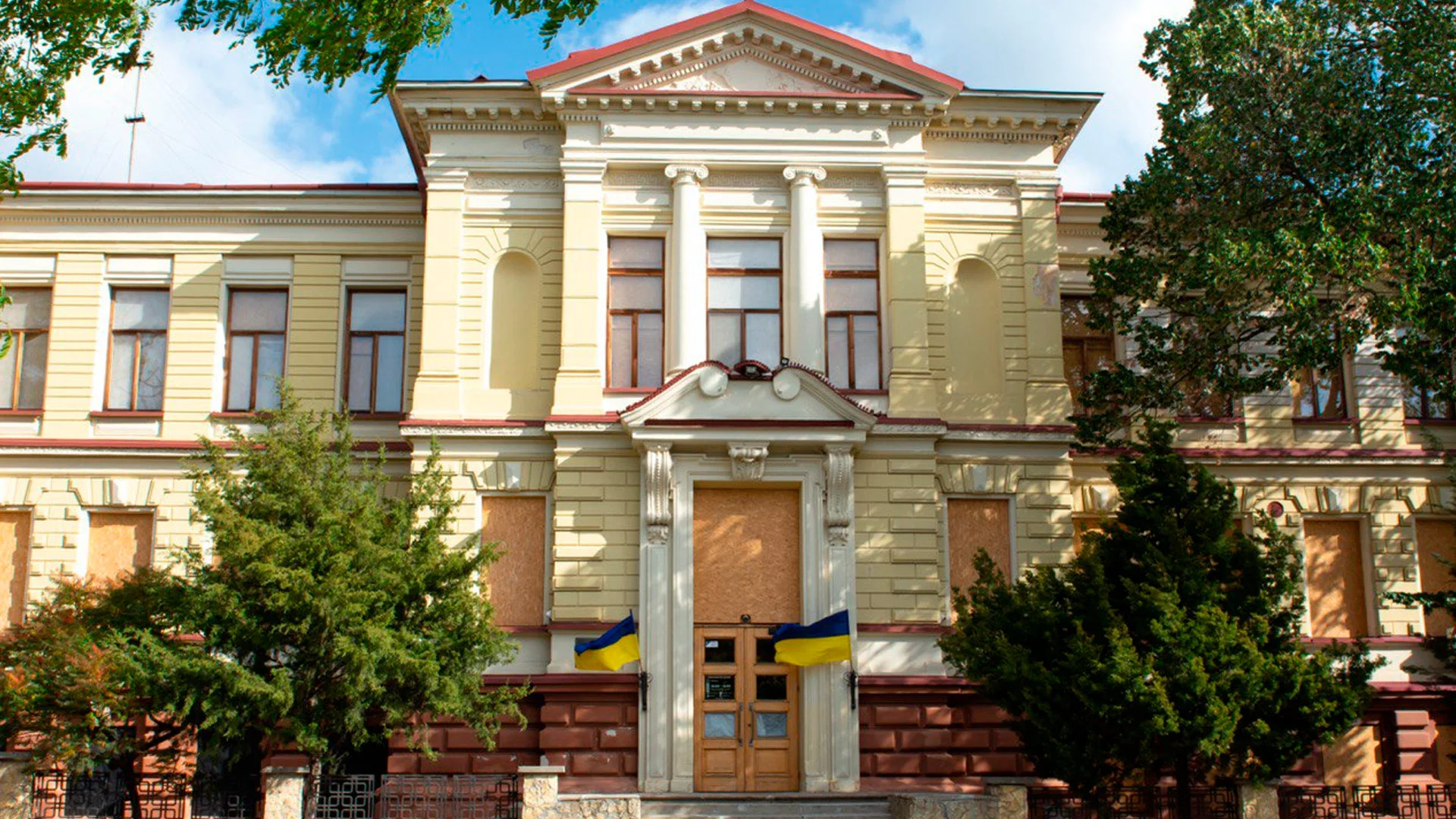 Росіяни викрали понад 20 тисяч експонатів з Херсонського краєзнавчого музею