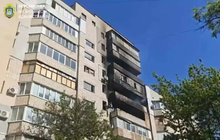 Росіяни двічі обстріляли центр Херсона: загинув чоловік, є поранені