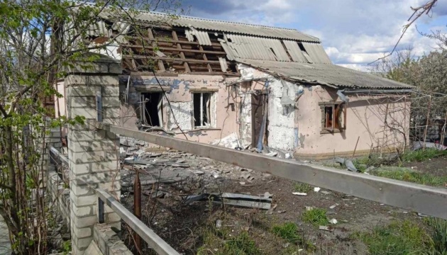 Росіяни за добу 14 разів ударили по Донеччині, поранена людина