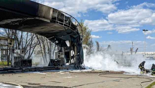 Росіяни за кілька днів атакували вісім АЗС у Харкові