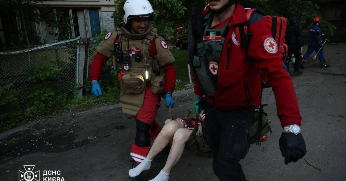 Росіяни прямим влучанням ракети знищили один із підрозділів ДСНС. Люди …
