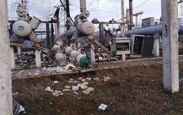 Росія атакувала енергетику: відключення світла у чотирьох областях України