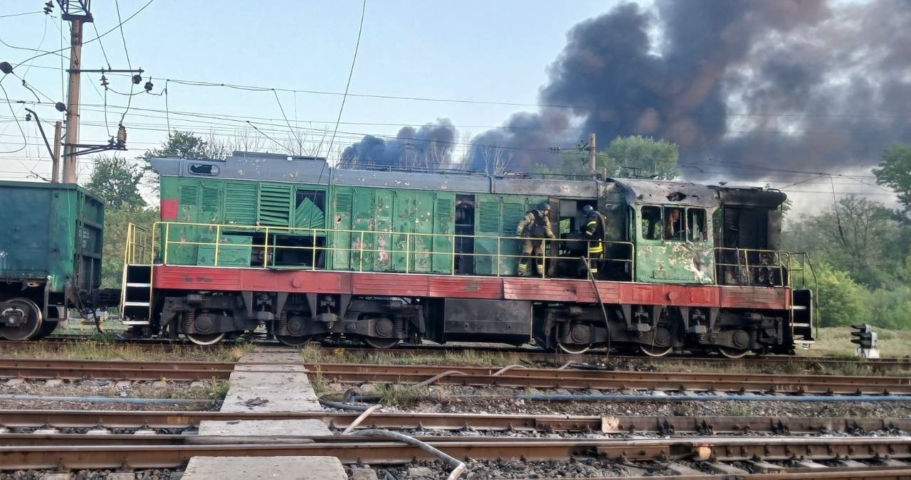 Росія атакувала локомотиви на Дніпропетровщині: постраждав машиніст
