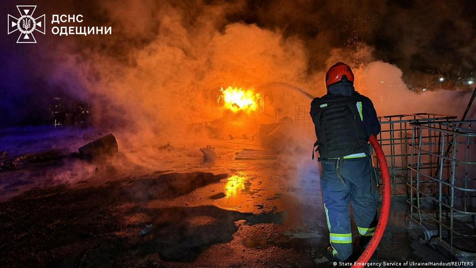 РФ вночі била по Одесі дронами, поранені 16 людей