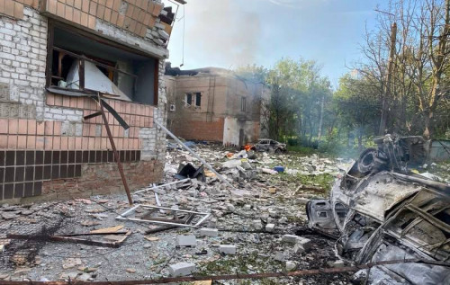 Росія завдала масованого удару КАБАми по Краматорську: пошкоджені багатоповерхівки, є …