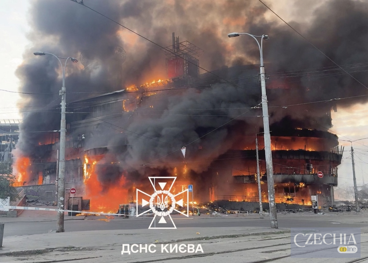 Росія закликає іноземців терміново покинути Київ: готуються удари по центрах …