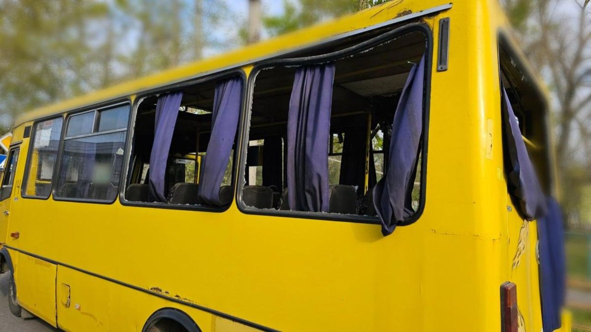 Росія цинічно вдарила дроном по маршрутці в Херсоні: є загиблі …