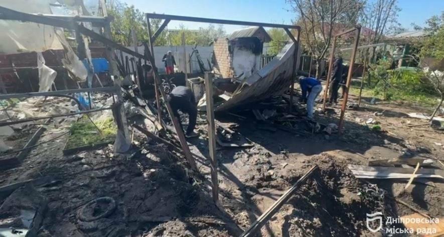Руйнування на чотирьох локаціях: деталі нічної атаки на Дніпро