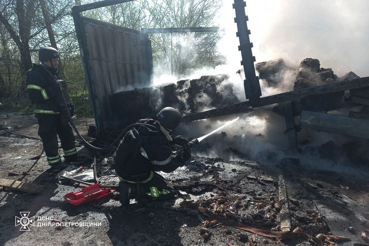 Рятувальники ліквідували займання після атаки БпЛА в Кам’янському районі