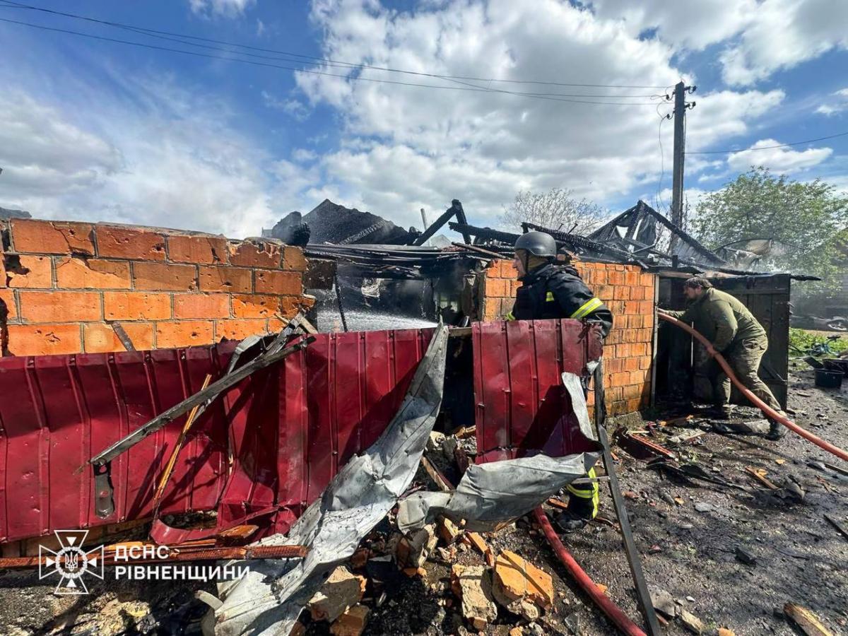 Рятувальники ліквідували наслідки атаки БпЛА на Рівненщині